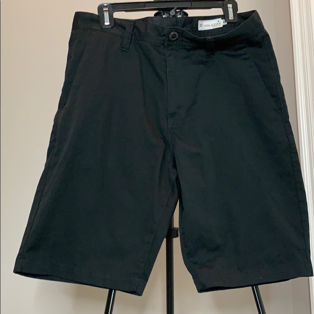 Volcom shorts - Picture 3 of 3